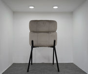 CHAISE STÉPHANY TAUPE / PIEDS NOIR