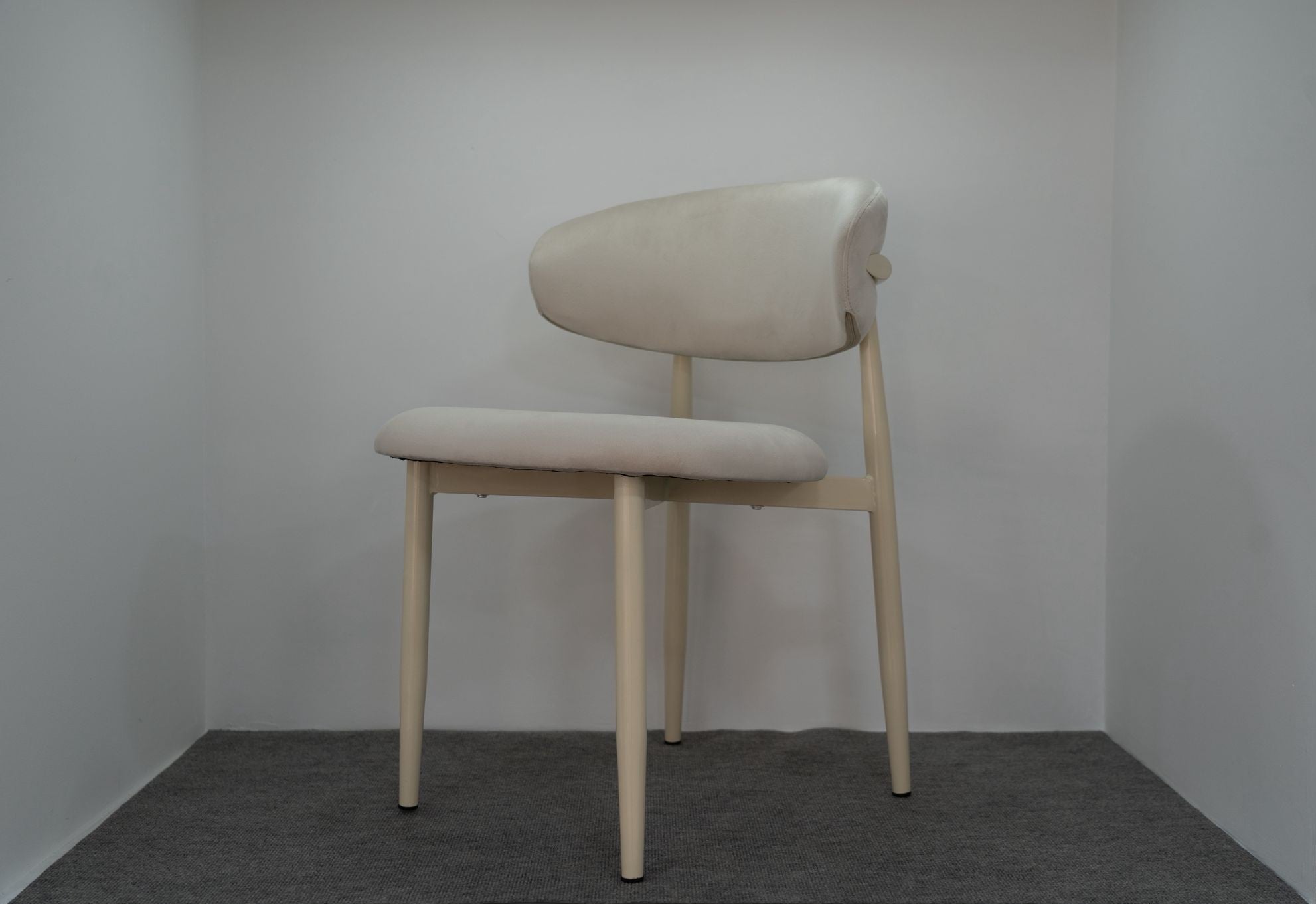 CHAISE LUCILE VELOURS BEIGE / PIEDS BEIGE