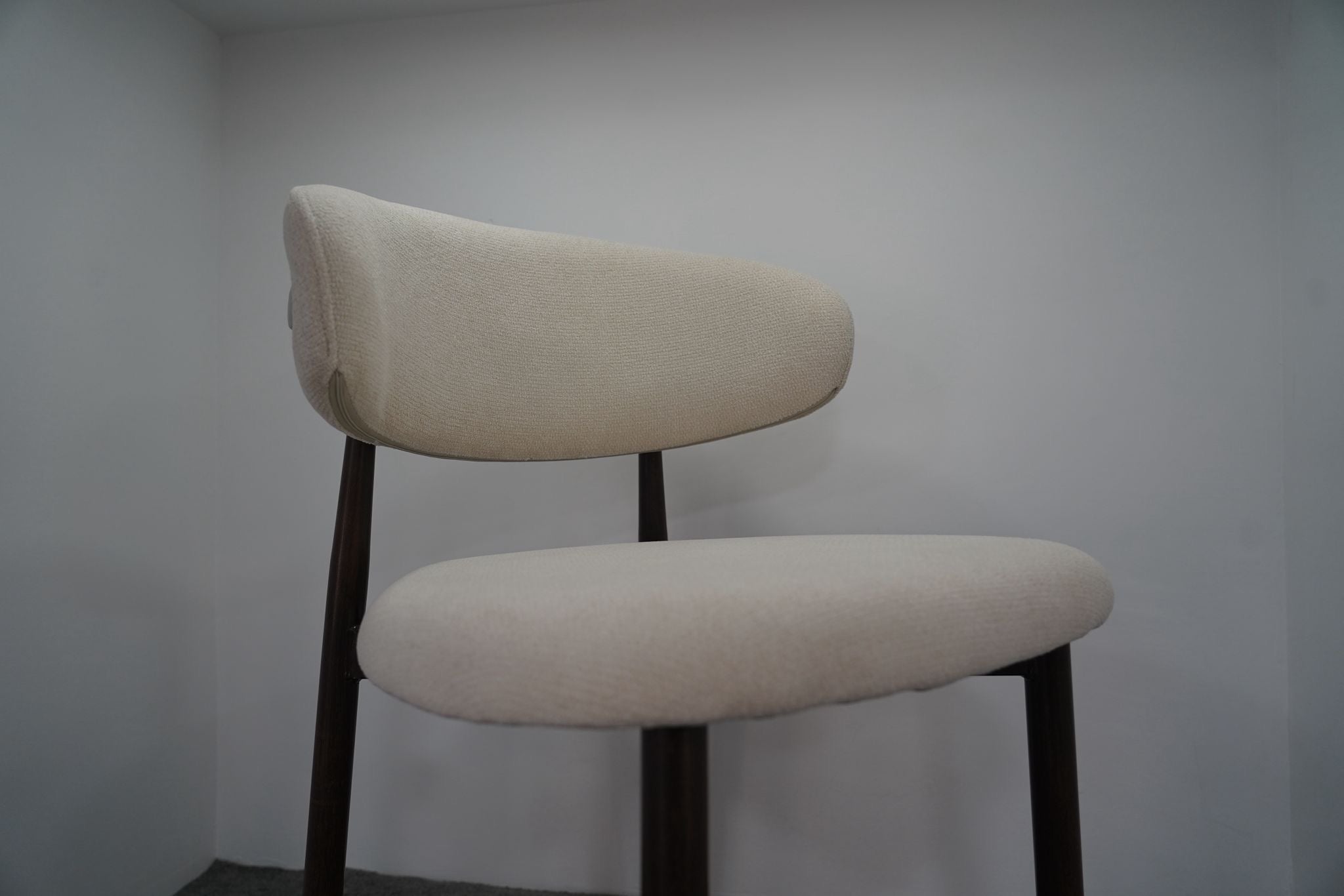 CHAISE LUCILE TISSU / PIEDS NOYER