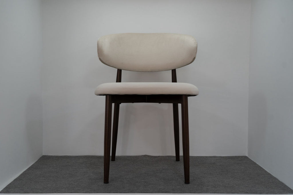 CHAISE LUCILE VELOURS BEIGE / PIEDS NOYER