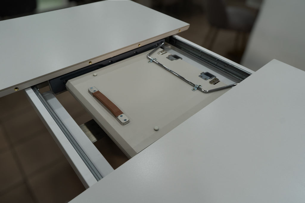 TABLE REPAS EXTENSIBLE SILVIA BLANC / PIEDS ARGENTÉ